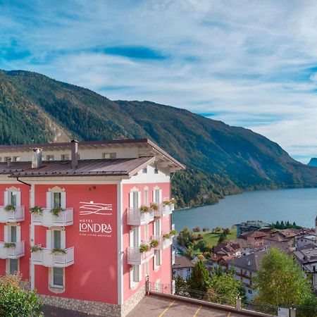Hotel Londra Slow Living Molveno Bagian luar foto