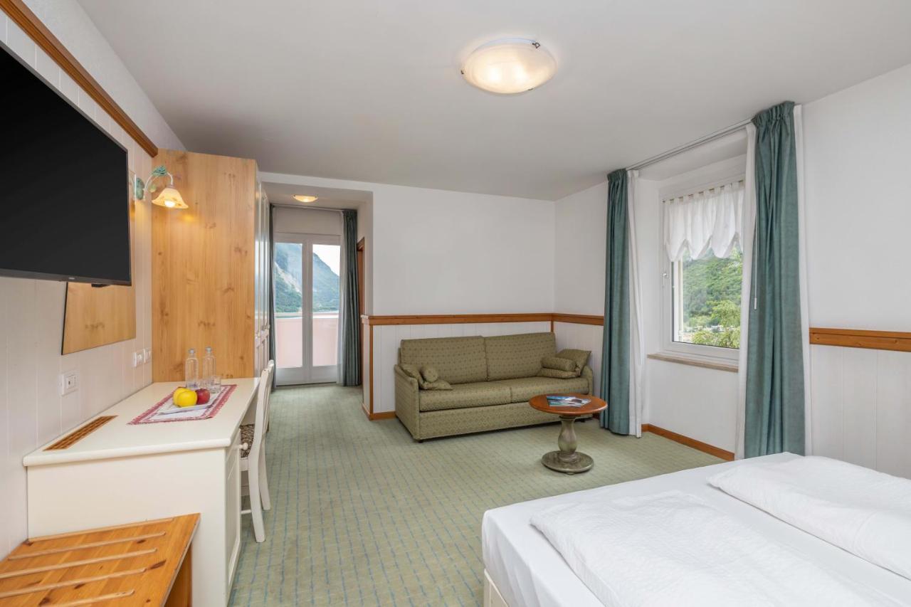 Hotel Londra Slow Living Molveno Bagian luar foto