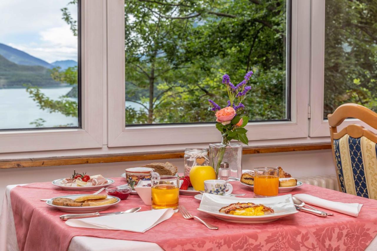 Hotel Londra Slow Living Molveno Bagian luar foto