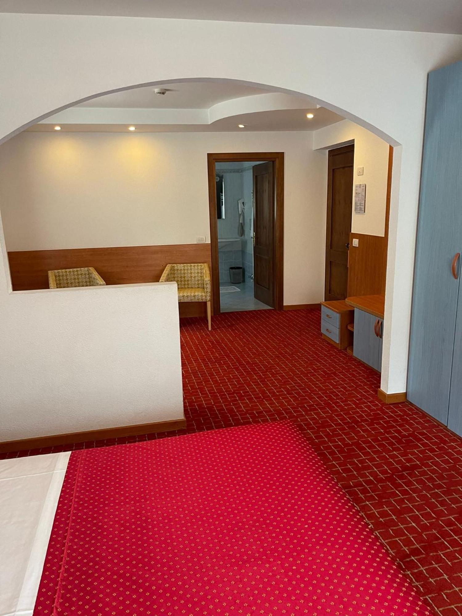 Hotel Londra Slow Living Molveno Bagian luar foto