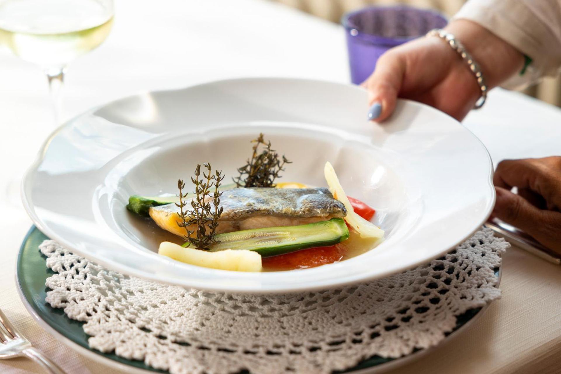 Hotel Londra Slow Living Molveno Bagian luar foto