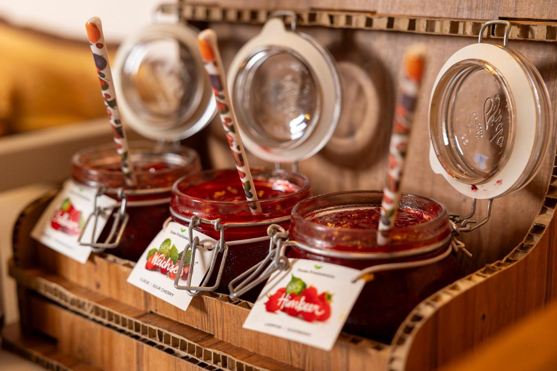 Hotel Londra Slow Living Molveno Bagian luar foto