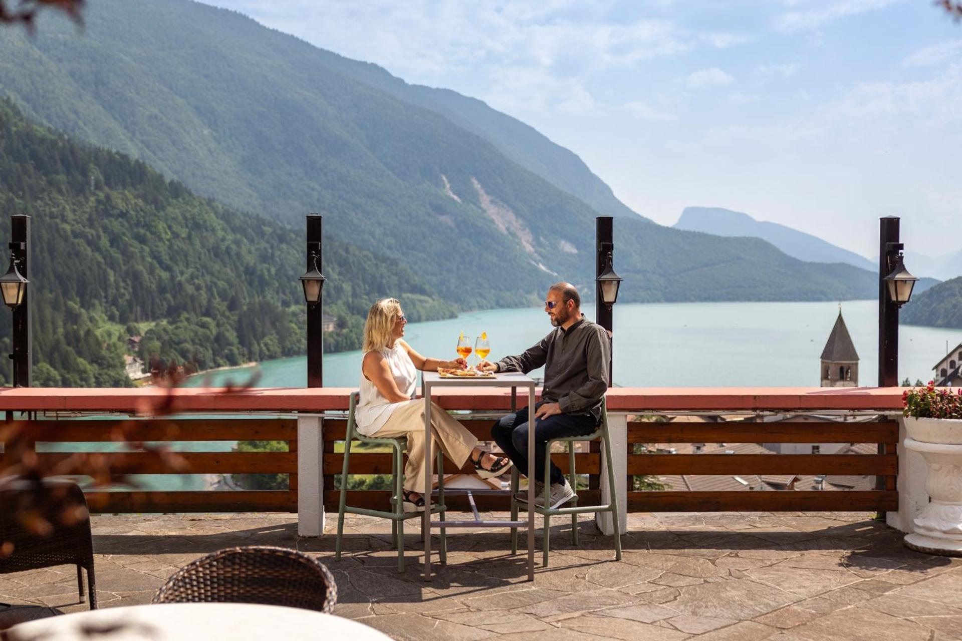 Hotel Londra Slow Living Molveno Bagian luar foto